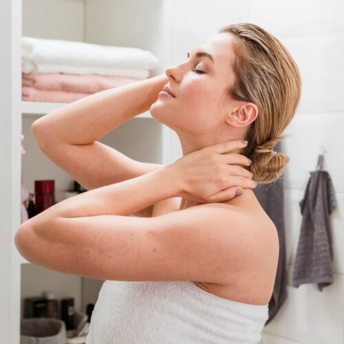¿Por qué la piel puede sentirse tirante después de la ducha? 